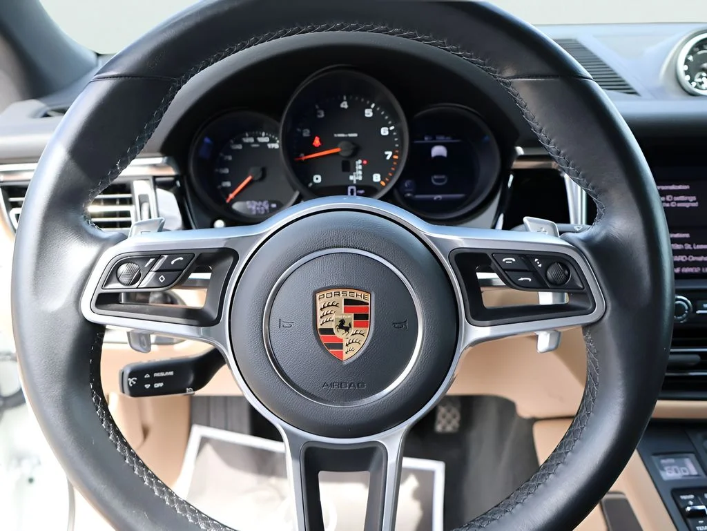 Used 2021 White Porsche  image 27
