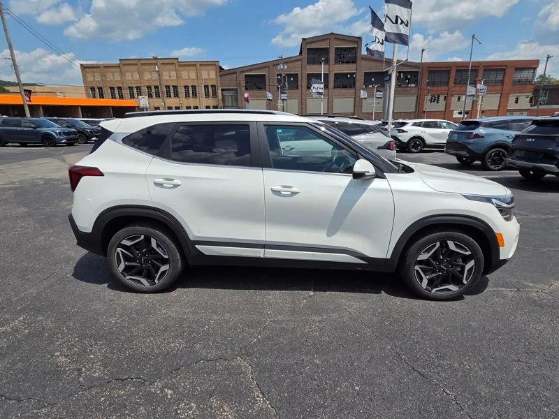 Used 2024 White Kia SX image 8