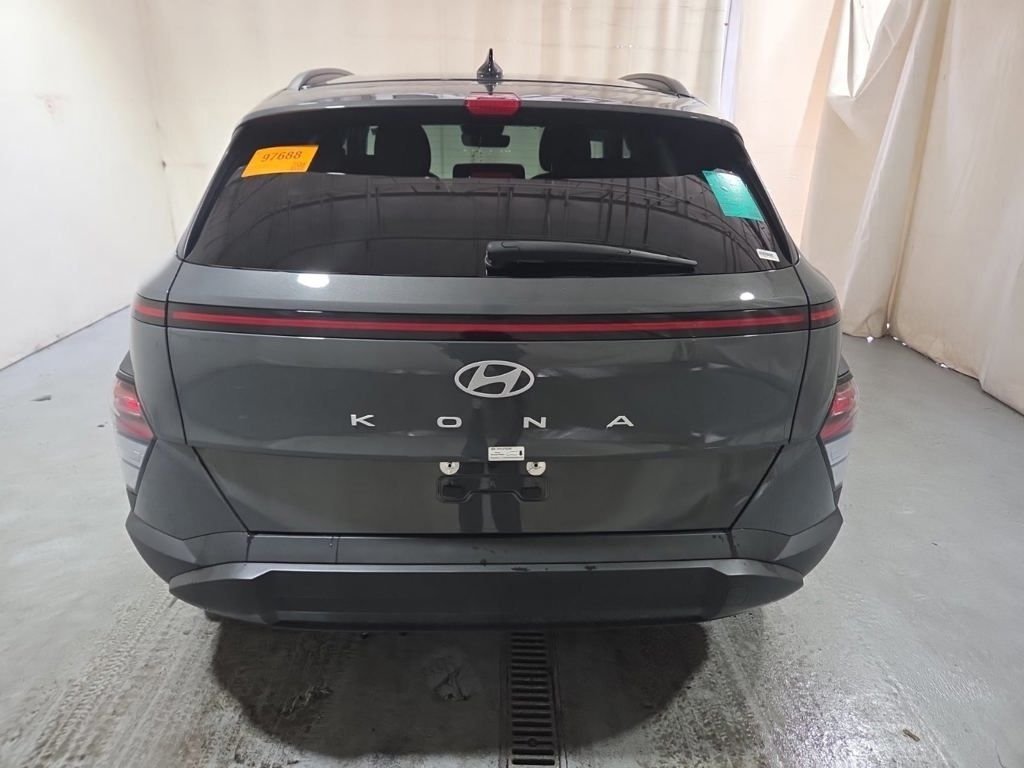 Used 2025 Gray Hyundai SEL image 5