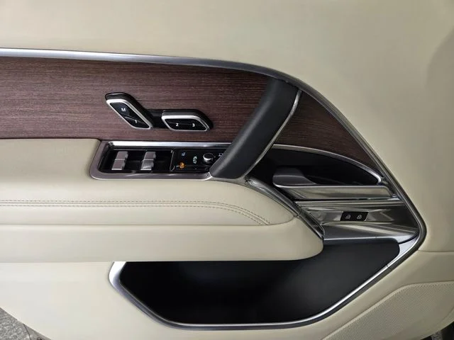 2023 Land Rover Range Rover SE - Photo 20