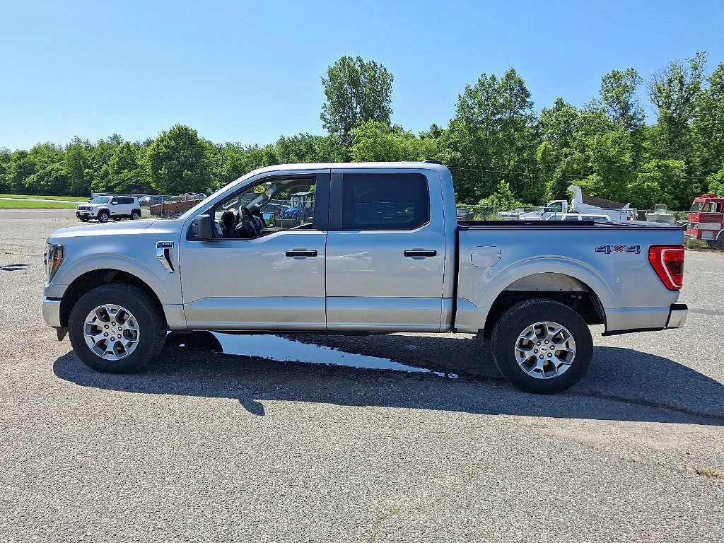Used 2023 Silver Ford XLT image 7