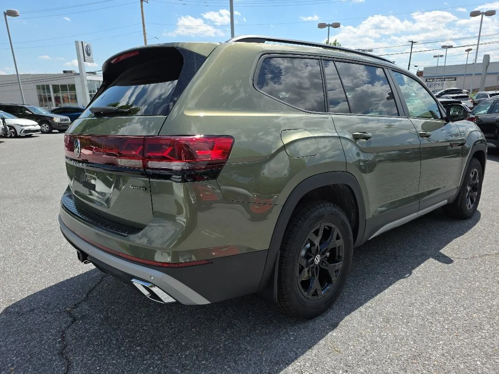 New 2026 Avocado Green Pearl Volkswagen 2.0T Peak Edition image 5