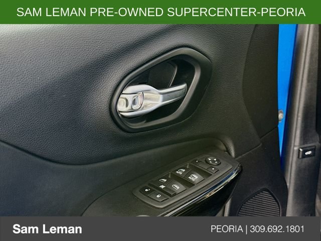 Used 2021 Blue Jeep Latitude Plus image 17