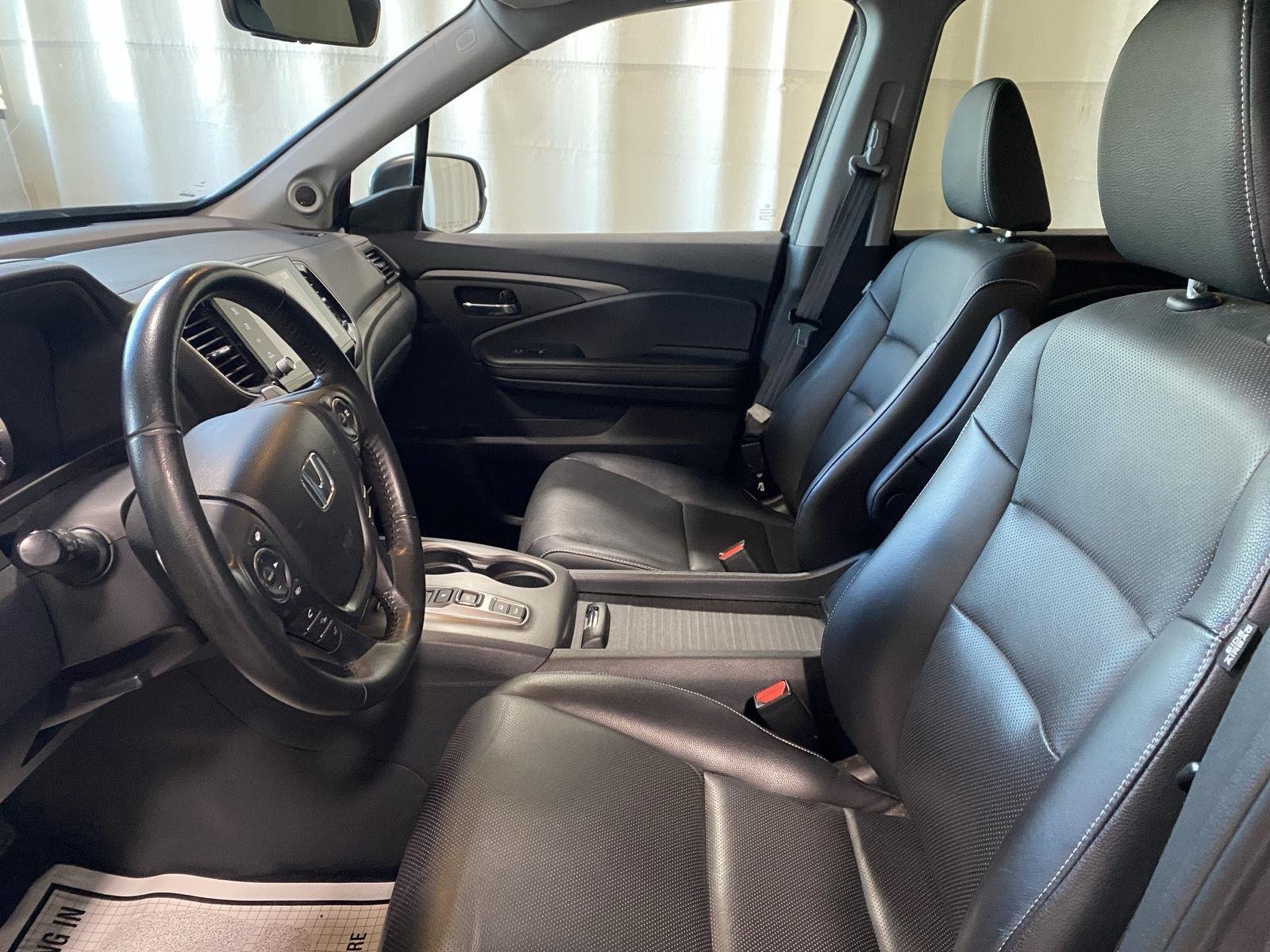 Used 2023 Modern Steel Metallic Honda RTL image 15