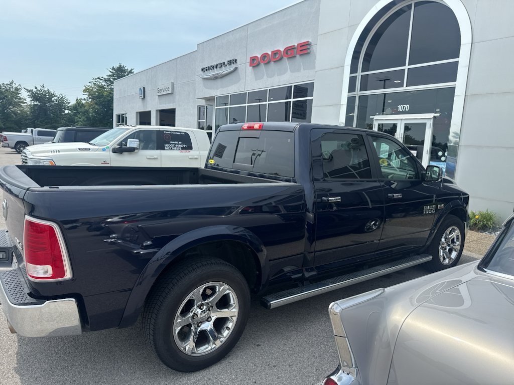 Used 2017 True Blue Pearlcoat Ram Laramie image 7