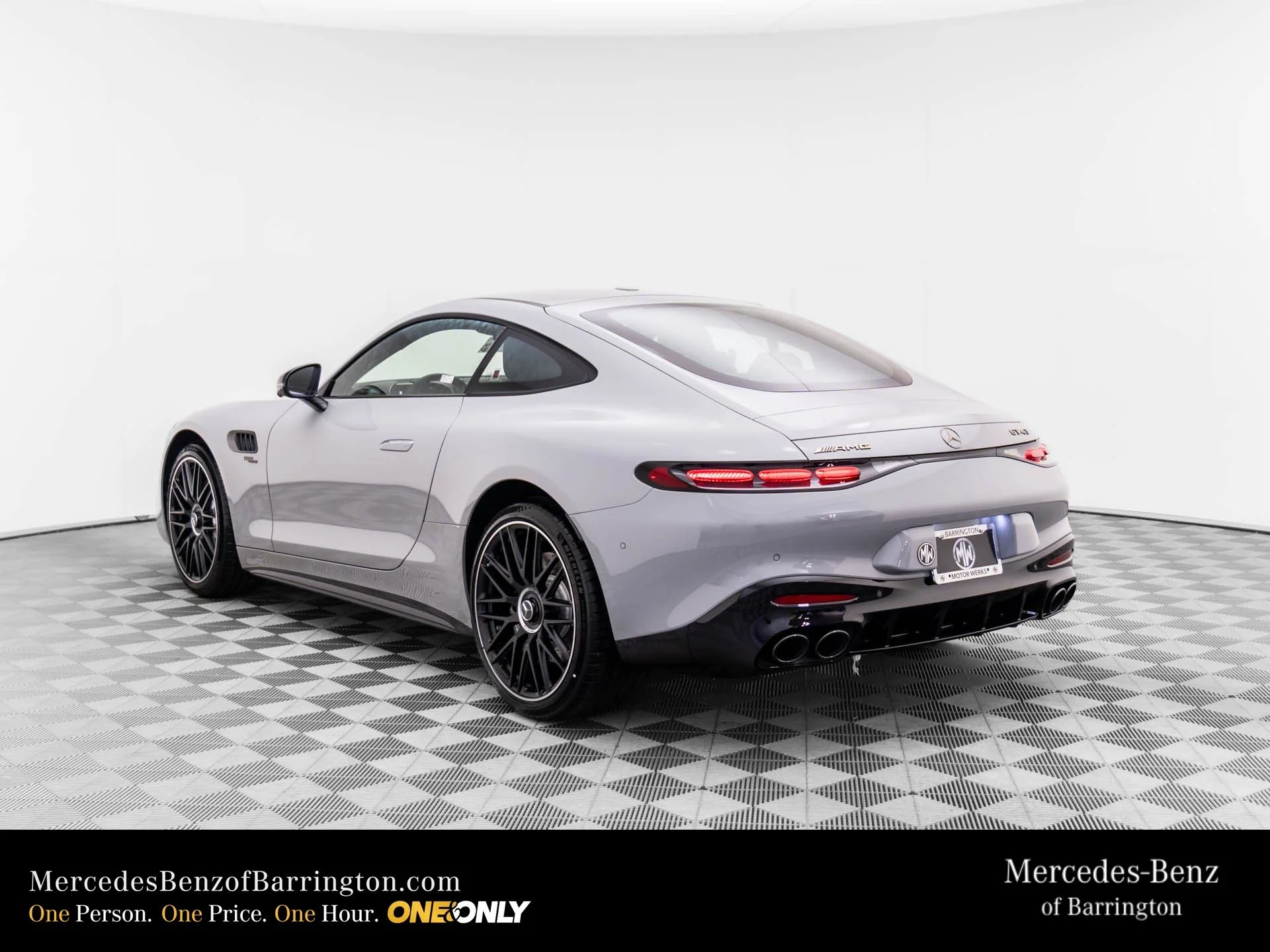 2025 Mercedes-Benz AMG GT Coupe 43 - Photo 3