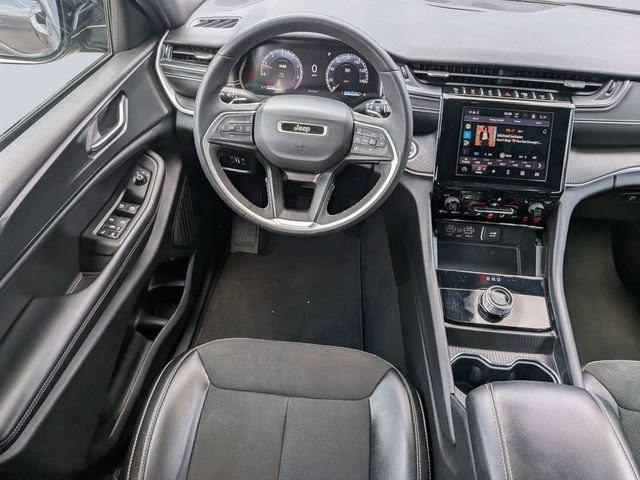 Used 2024 Gray Jeep Altitude image 17