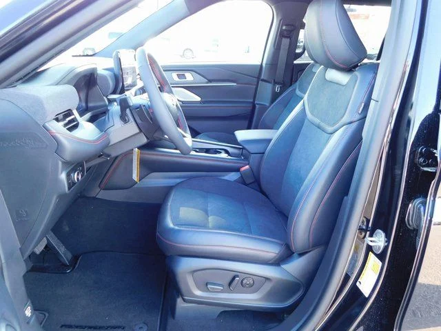 New 2026 Agate Black Metallic Ford ST image 13