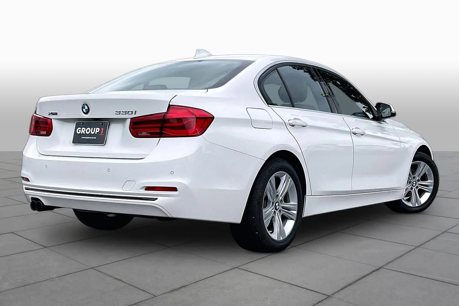 Used 2017 Alpine White BMW 330i xDrive image 12