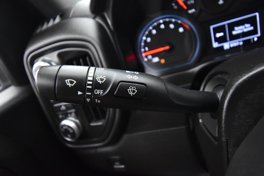Used 2019 White GMC Base image 27