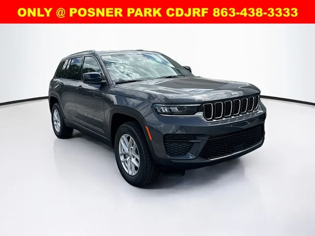 New 2026 Baltic Gray Metallic Clear-Coat Exterior Paint Jeep Laredo X image 3