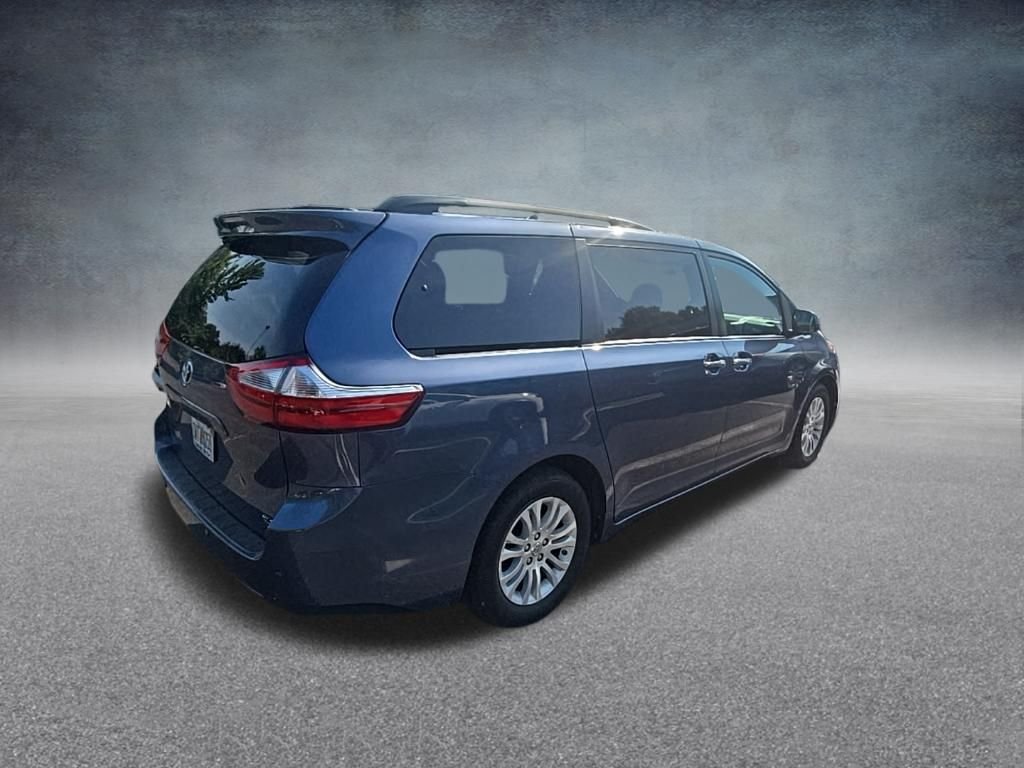 Used 2017 Shoreline Mist Toyota XLE Premium image 5