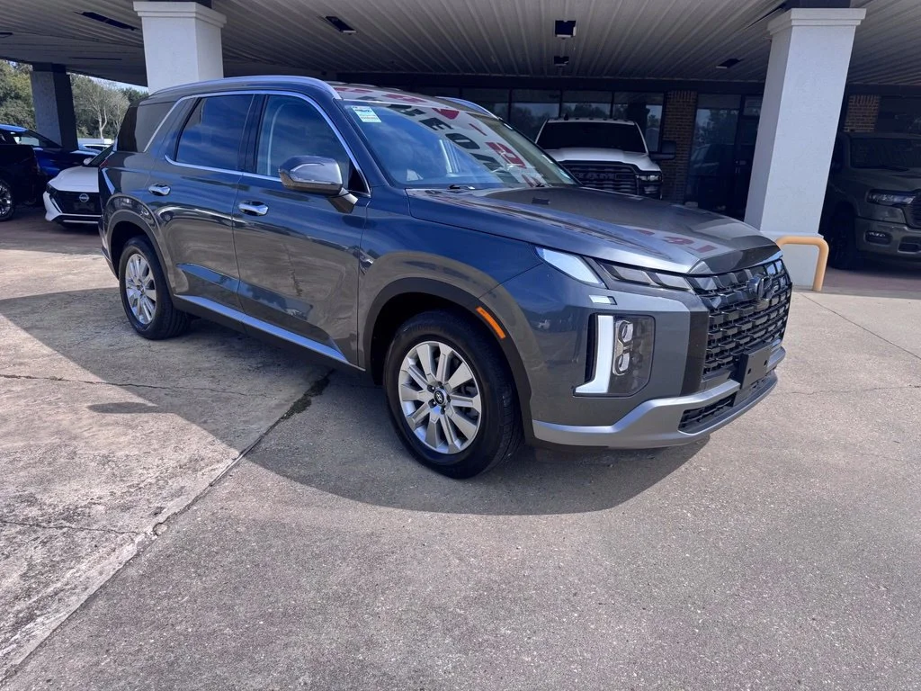 Used 2025 Gray Hyundai SEL image 10