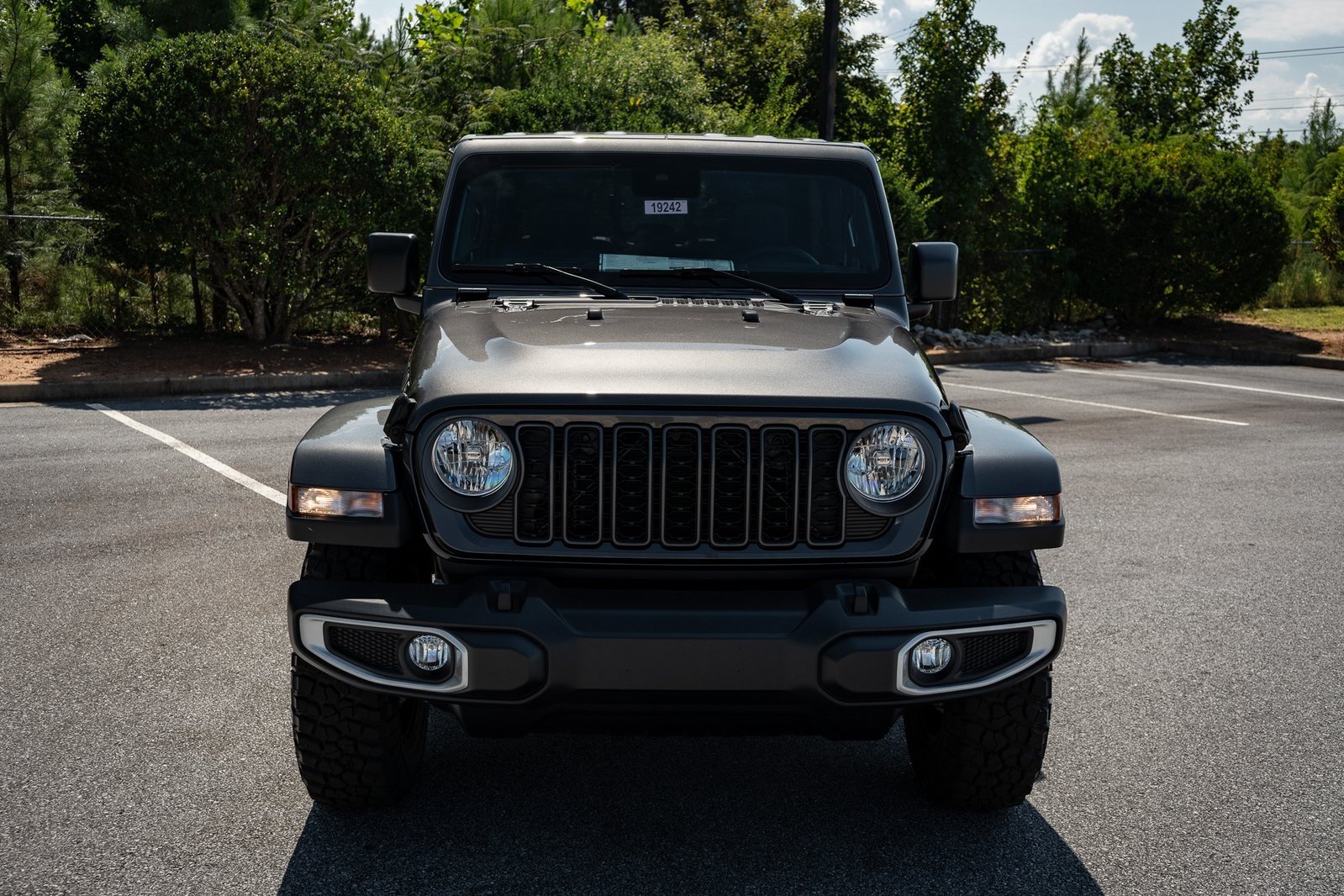 2025 Jeep Gladiator Sport photo 2