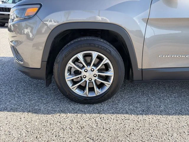 Used 2021 Beige Jeep Latitude Plus image 33