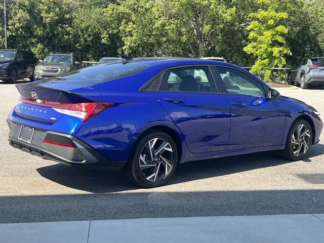 Used 2025 Blue Hyundai SEL Sport image 13
