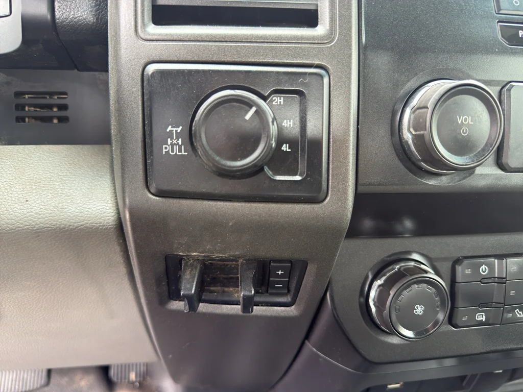 Used 2019 Oxford White Ford XL image 32