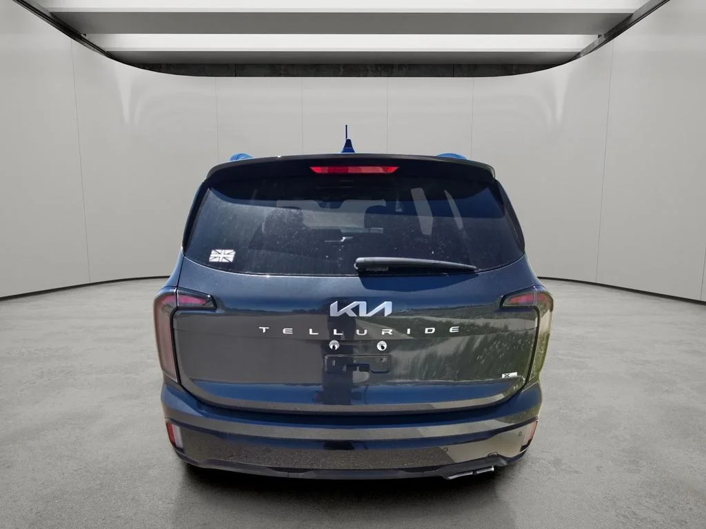 Used 2024 Gravity Gray Kia EX X-Line image 4