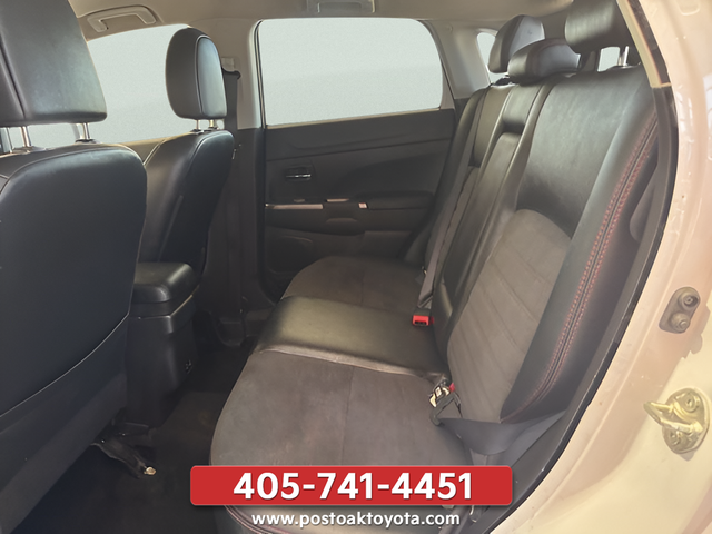 Used 2023 White Mitsubishi 2.0 LE image 27