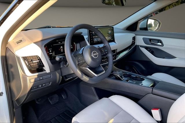 Used 2024 White Nissan SL image 12
