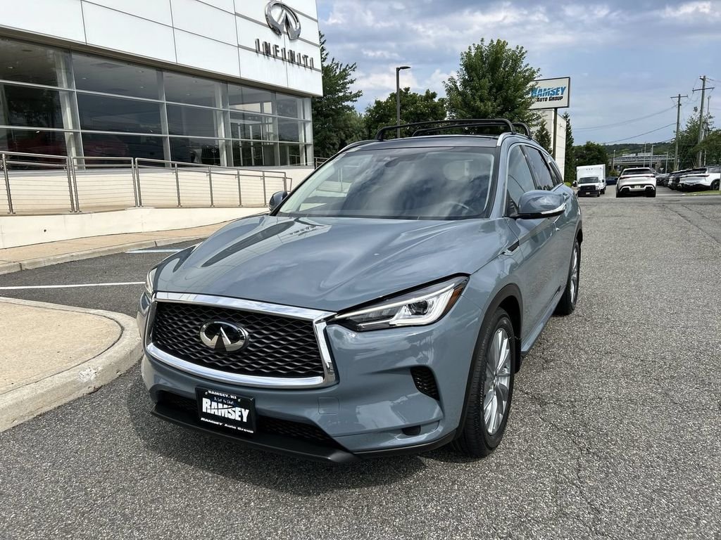 Certified Used 2023 Slate Gray INFINITI LUXE image 4