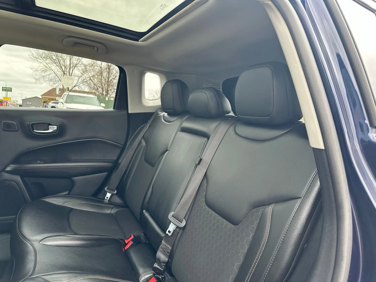 Used 2021 Blue Jeep Latitude image 18