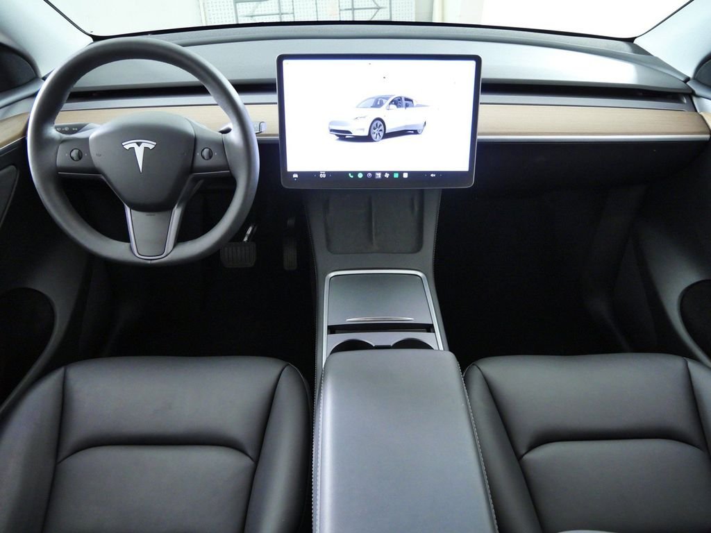 Used 2025  Tesla Long Range image 6
