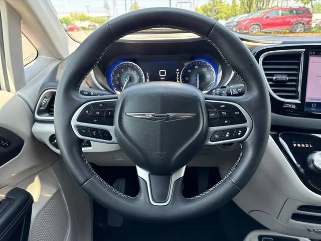 Used 2024 Silver Mist Clearcoat Chrysler Touring L image 19