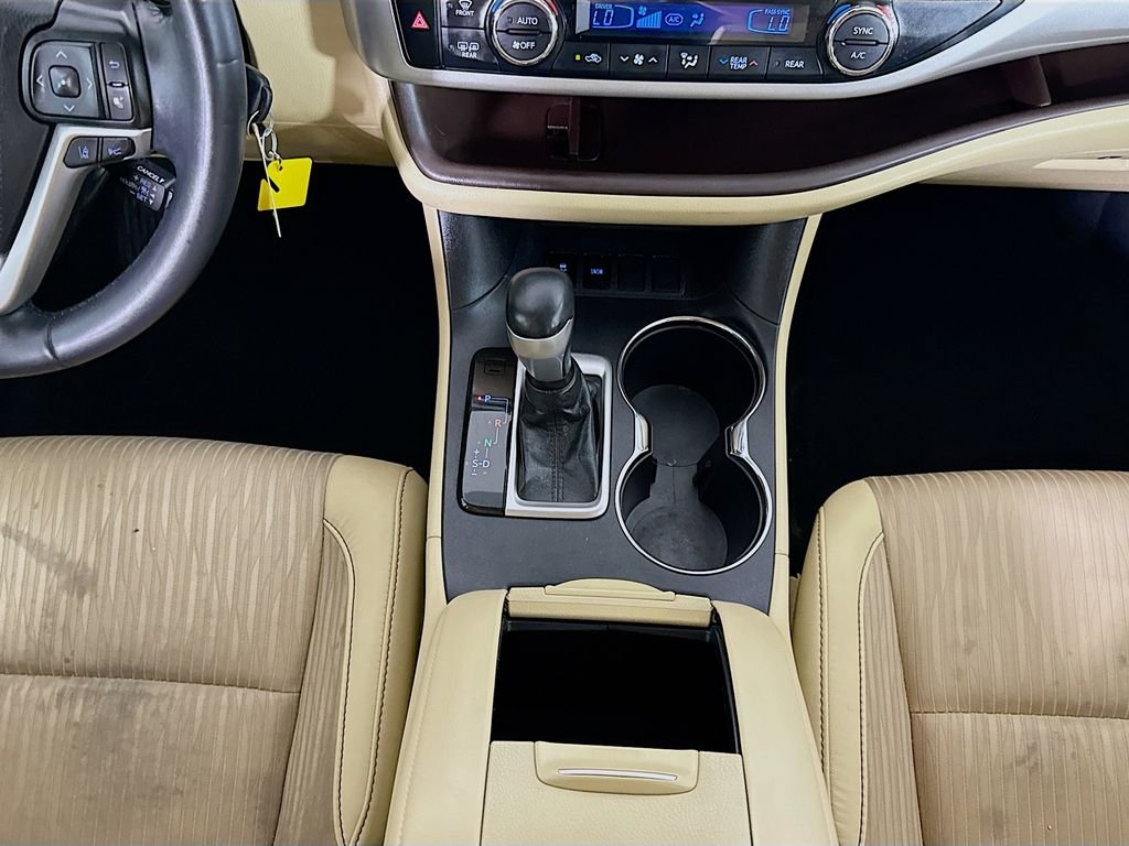 Used 2018 Walnut Toyota LE Plus image 16