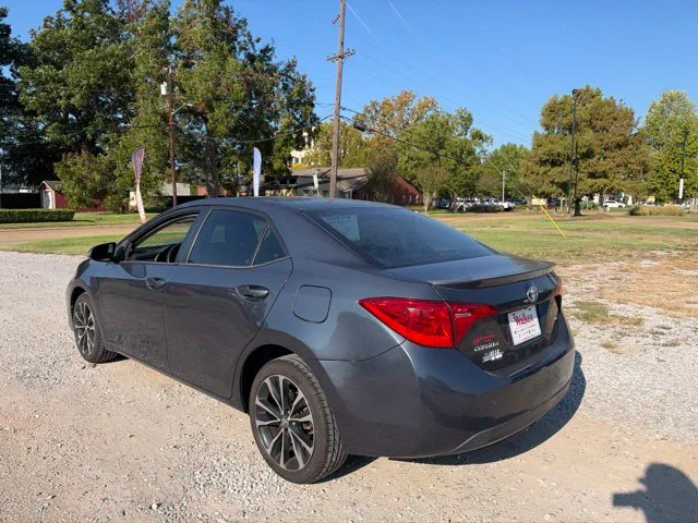 Used 2019 Gray Toyota SE image 9