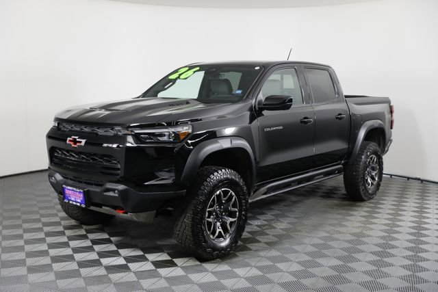 Black 2026 Chevrolet Colorado ZR2 Crew Cab 4WD Pickup Truck Four-Wheel Drive 8-Speed Automatic