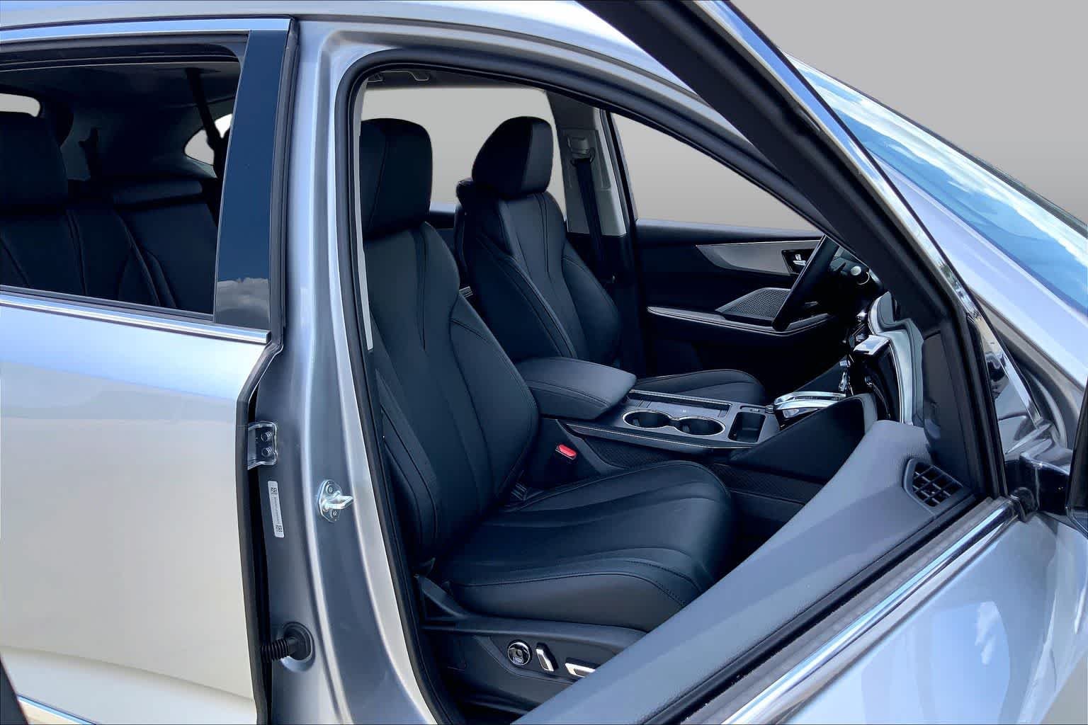 Used 2026 Solar Silver Metallic Acura  image 9