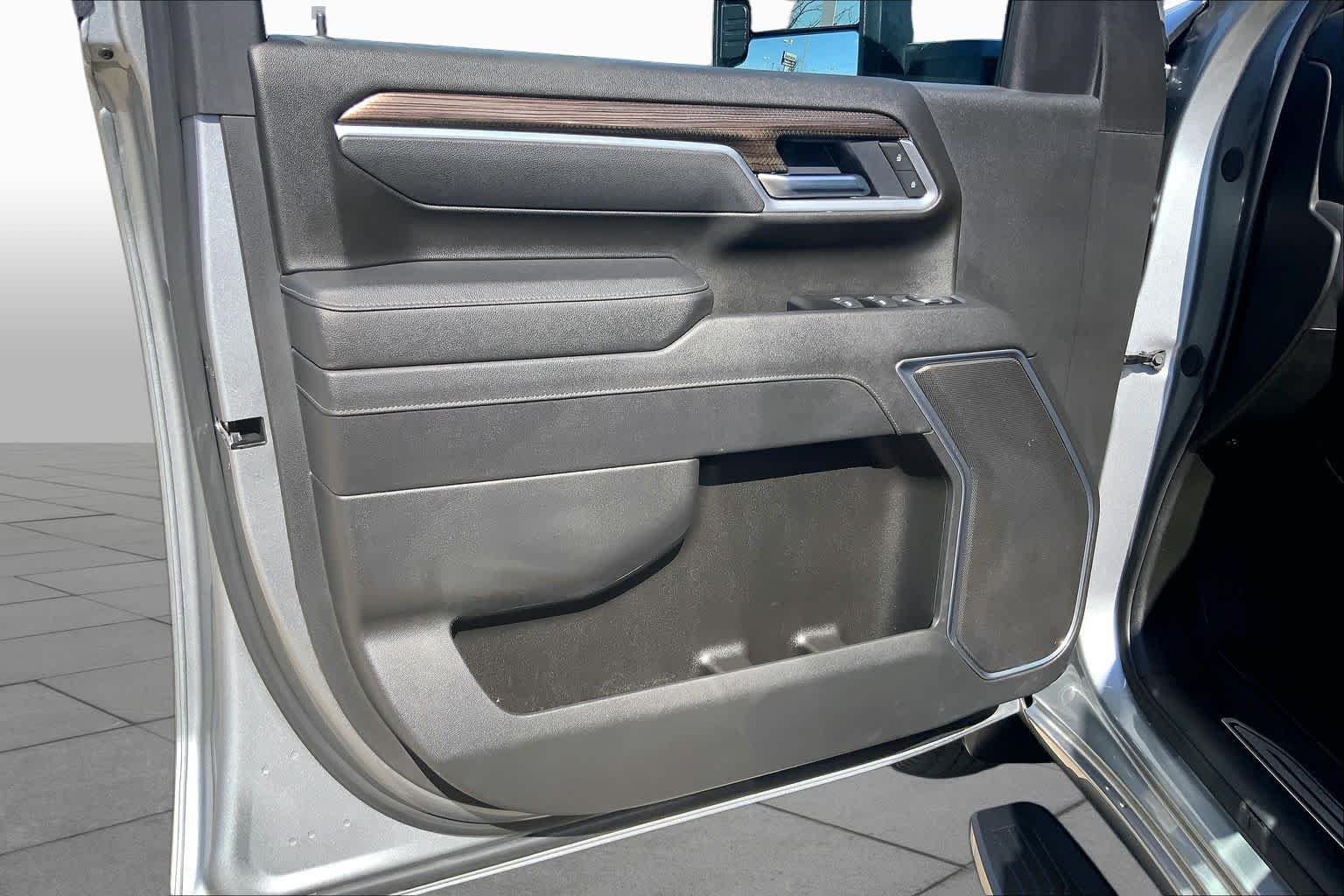 Used 2026 Sterling Gray Metallic Chevrolet LT image 22