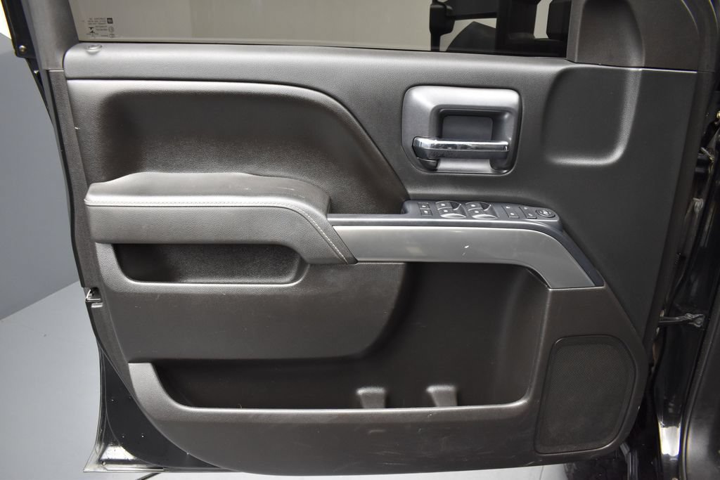 Used 2015 Black Chevrolet LT image 9