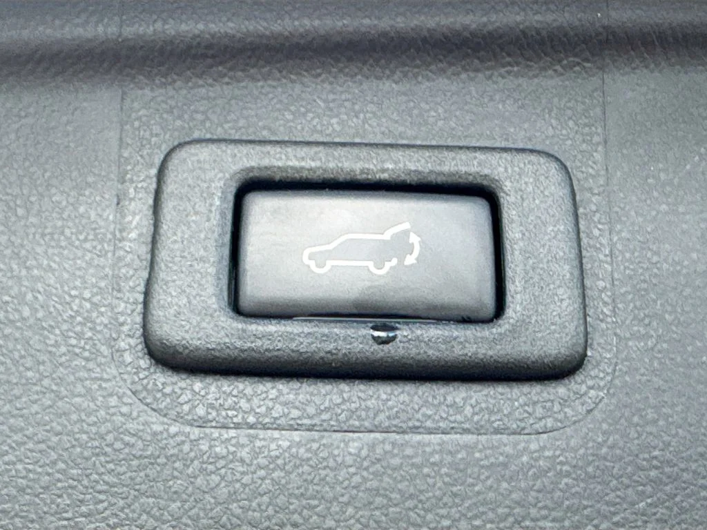 Used 2019 Blue Subaru 2.5i Premium image 32