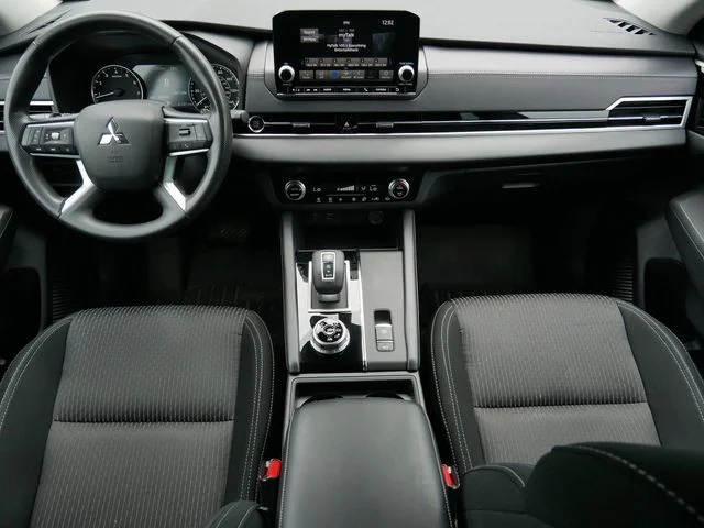 Used 2023 White Diamond Mitsubishi ES image 13