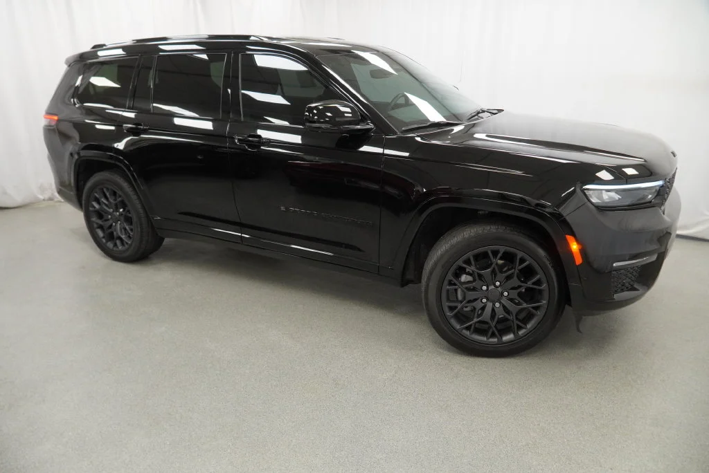 Used 2025 Black Jeep Summit image 14