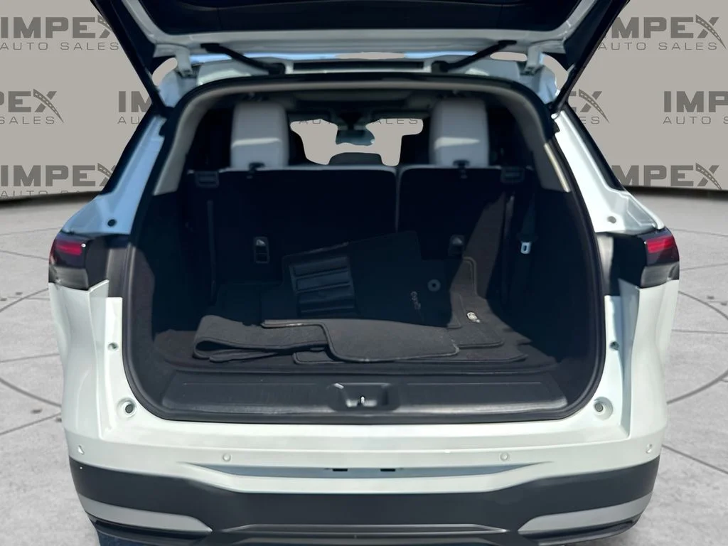 Used 2026 White INFINITI LUXE image 26