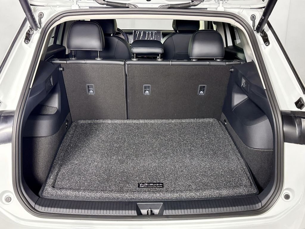 New 2026 Opal White Pearl Volkswagen SE image 21
