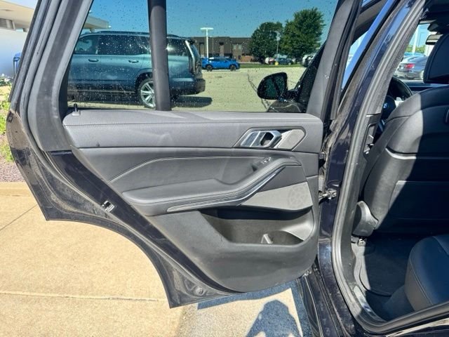 Used 2021 Carbon Black Metallic BMW xDrive40i image 13
