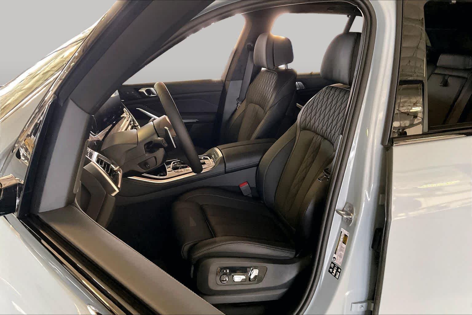 New 2026 Brooklyn Grey Metallic BMW xDrive40i image 9
