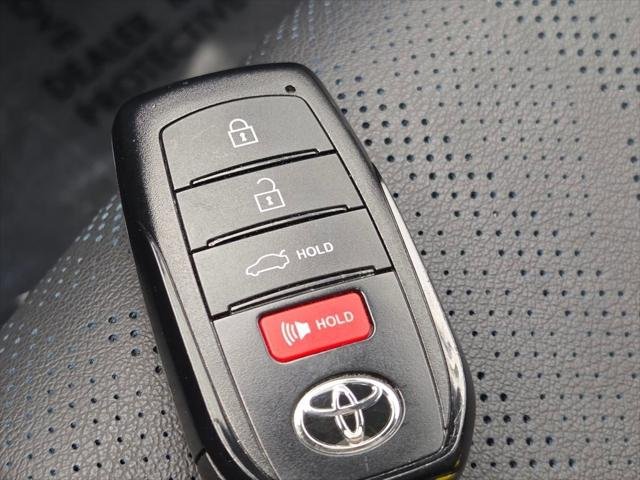 Certified Used 2025 WIND CHILL PEARL Toyota  image 37
