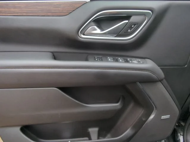 Used 2022 Black Chevrolet High Country image 13