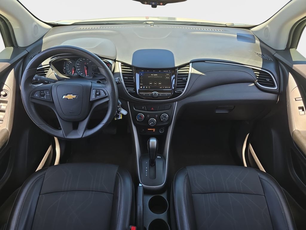Used 2021 Silver Chevrolet LT image 10