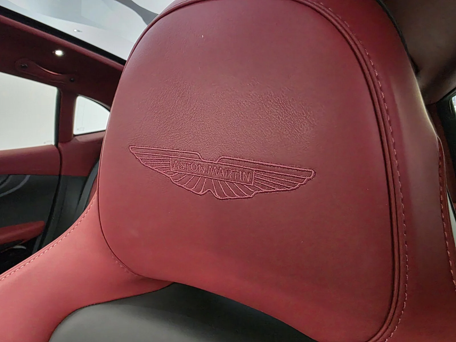 Used 2025 Xenon Grey Aston Martin 707 image 5