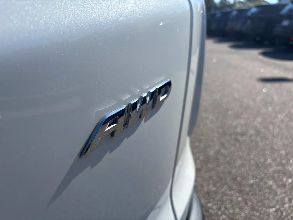 Used 2022 White Honda EX image 15