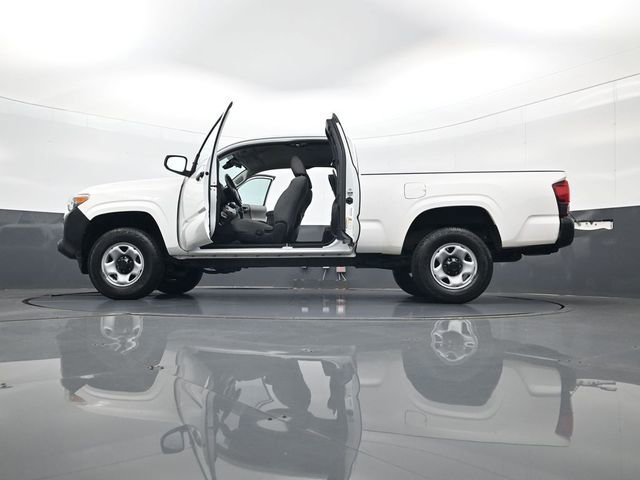 Used 2021 White Toyota SR image 33