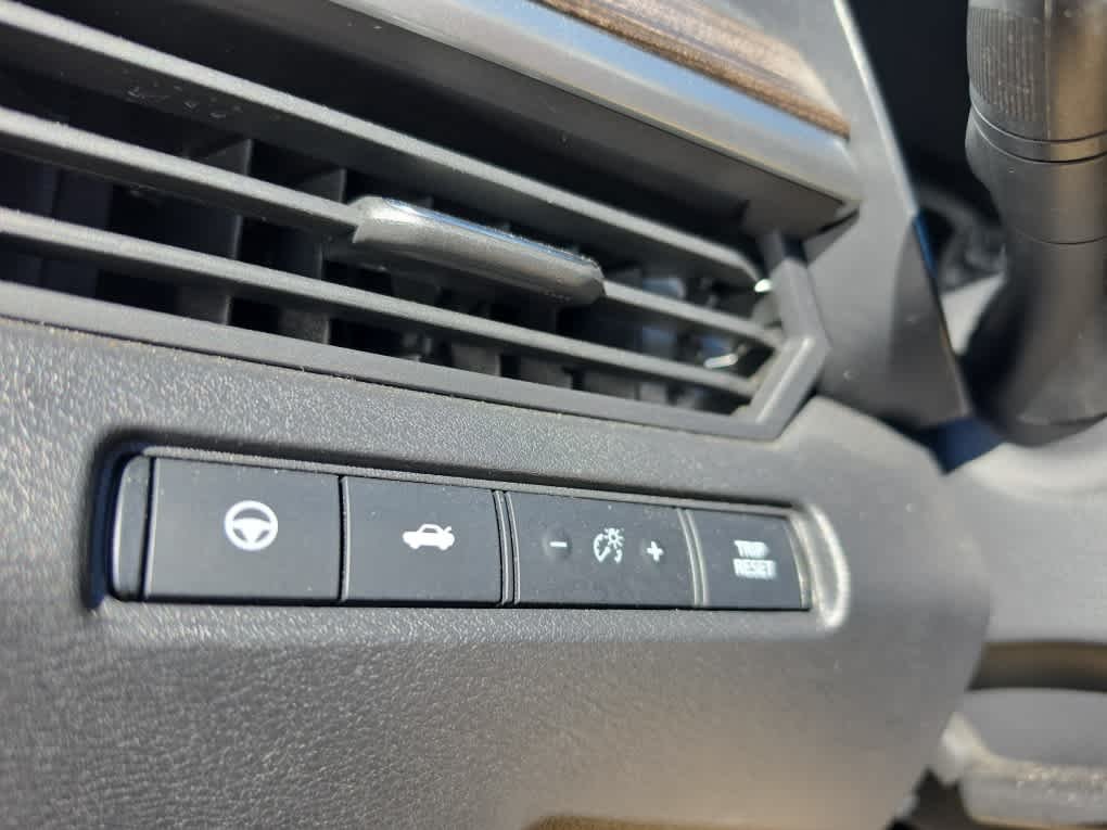 Used 2019 Super Black Nissan 2.5 SL image 20