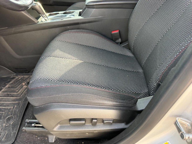 Used 2016 Silver Ice Metallic Chevrolet LT image 18