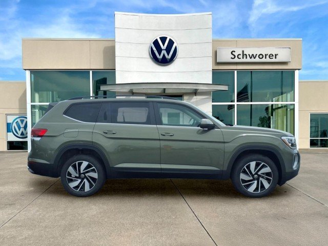 New 2026 Avocado Green Pearl Volkswagen SE w/Technology 4M image 5